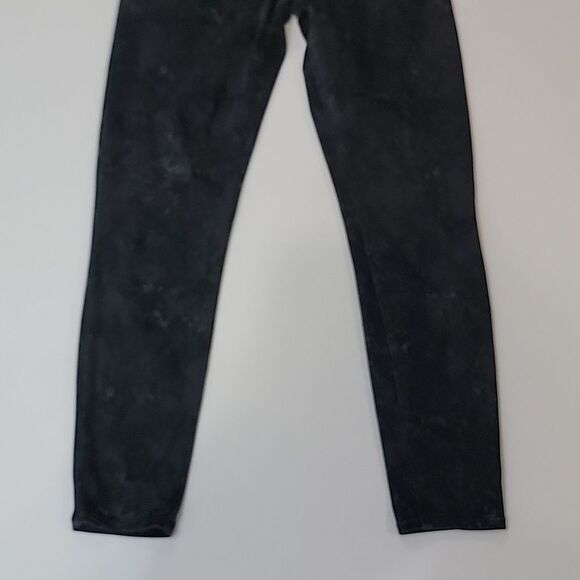 SPANX Jean-ish Marble Shaping Leggings size M - Picture 3 of 9